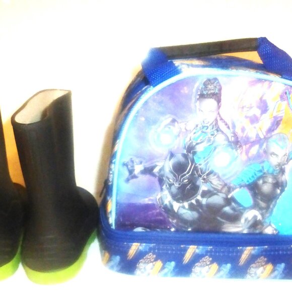 SHO1 - Kids RAIN BOOTS 7 & Heys Avengers Comic LUNCH BAG Lunch Cooler BACKPACK - Picture 5 of 12